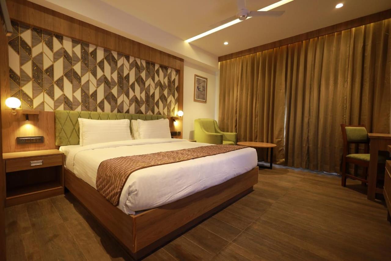 Mandarin Sky Hotell Kannur Exteriör bild